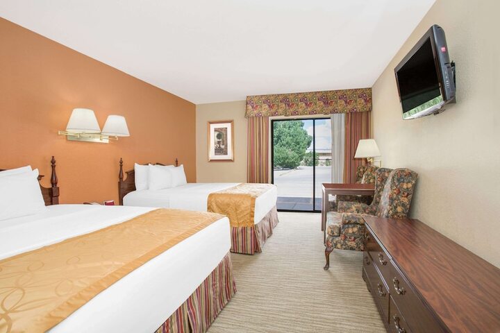 Room 18 of 22