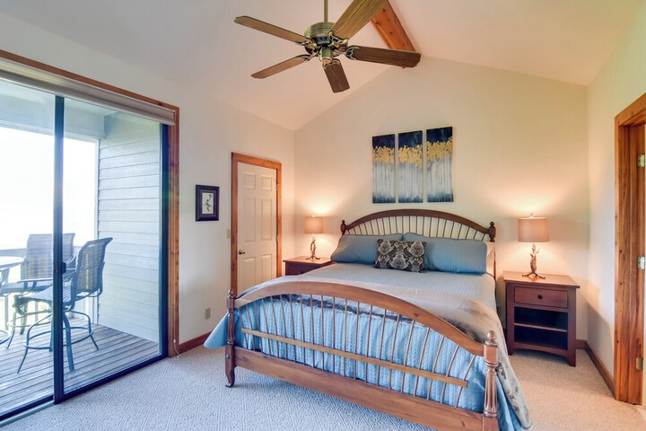 Scenic Views & Trail Access! Blue Ridge Mtns Condo