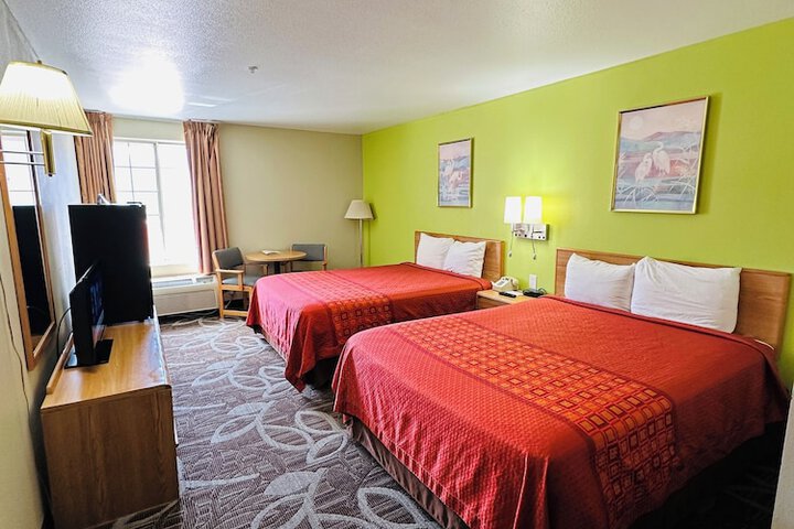 Room 8 of 18