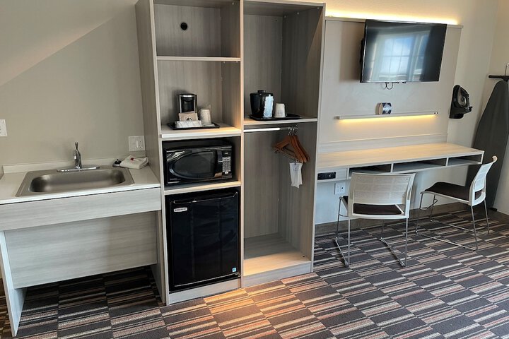 Room 11 of 35