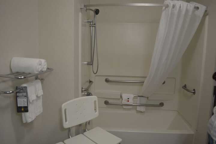 Room 28 of 40