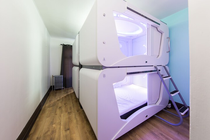 Room 13 of 20