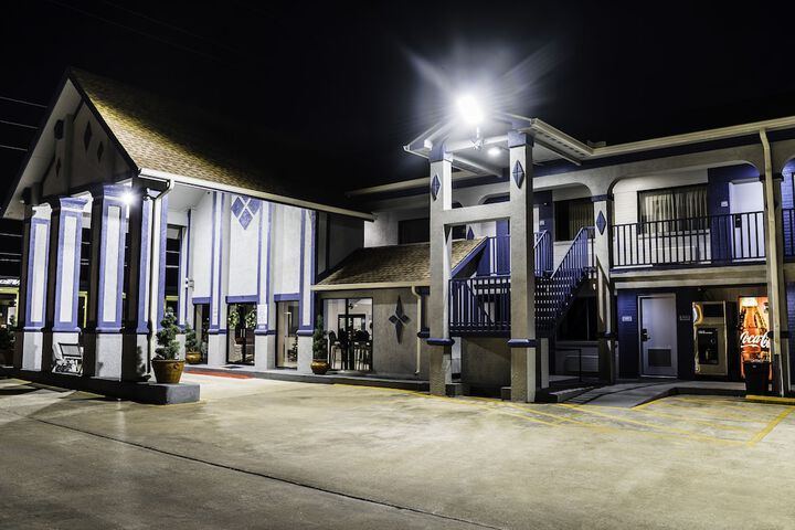 Hotel 4 of 34