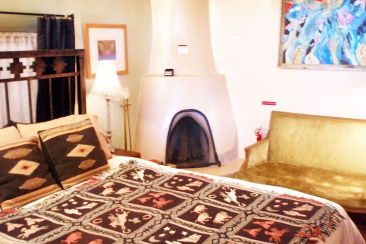 TOUCHSTONE INN