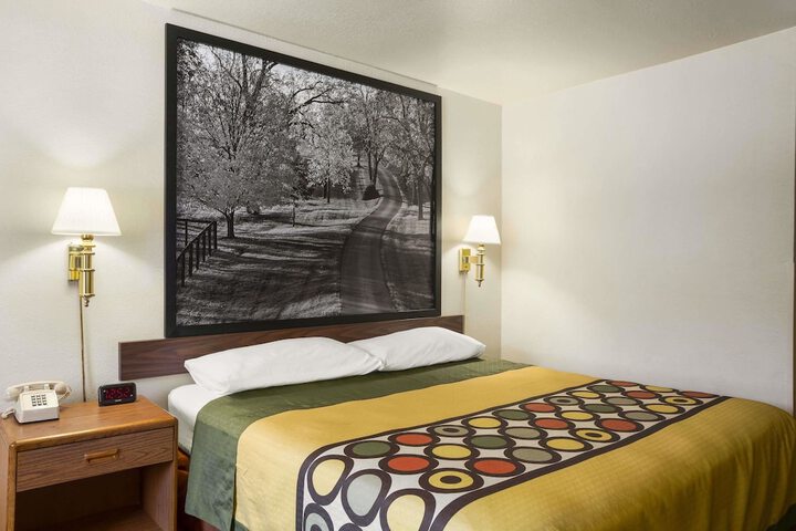 Room 17 of 22