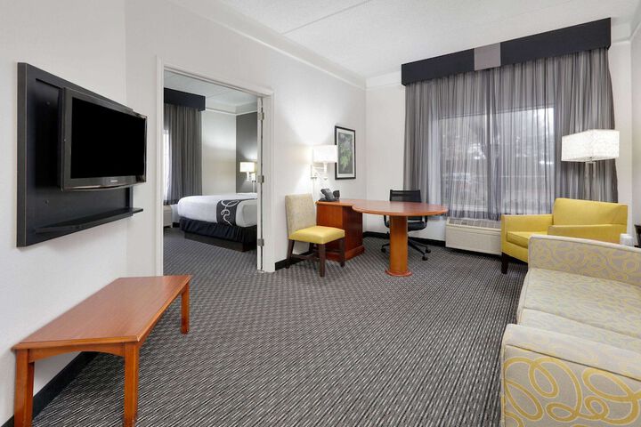 Room 18 of 28