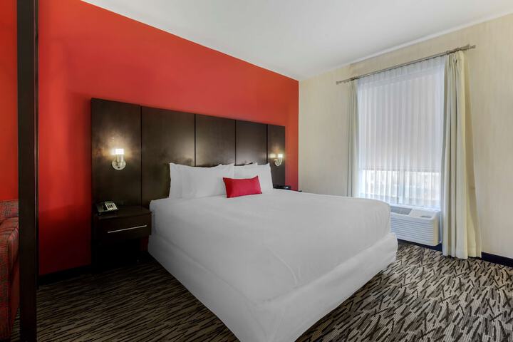 C Hotel by Carmens BW Premier Collection
