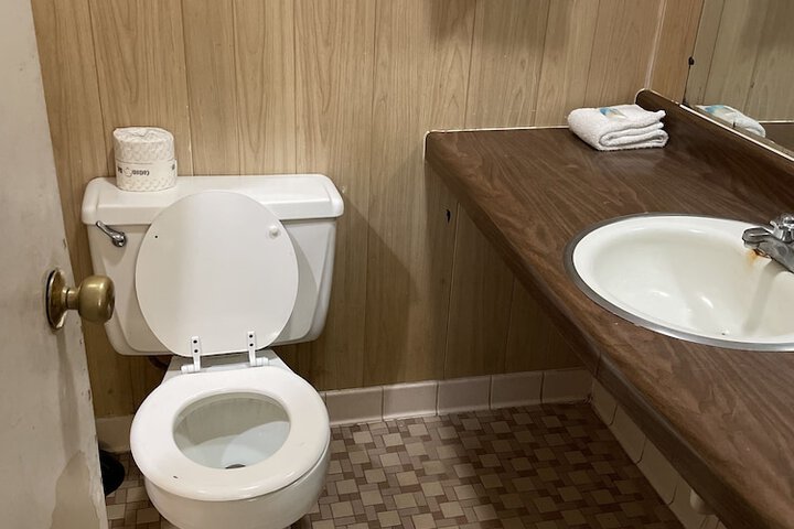 Room 8 of 15