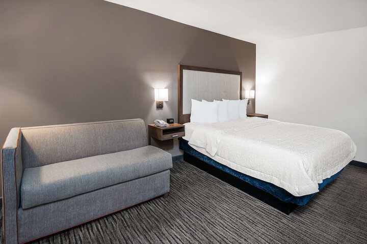 Room 21 of 39