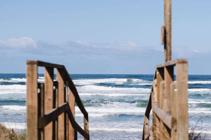 Tillicum Beach Motel (Deanes Oceanfront Lodge)