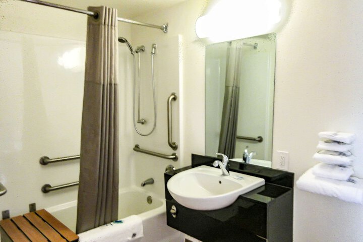 Room 5 of 24