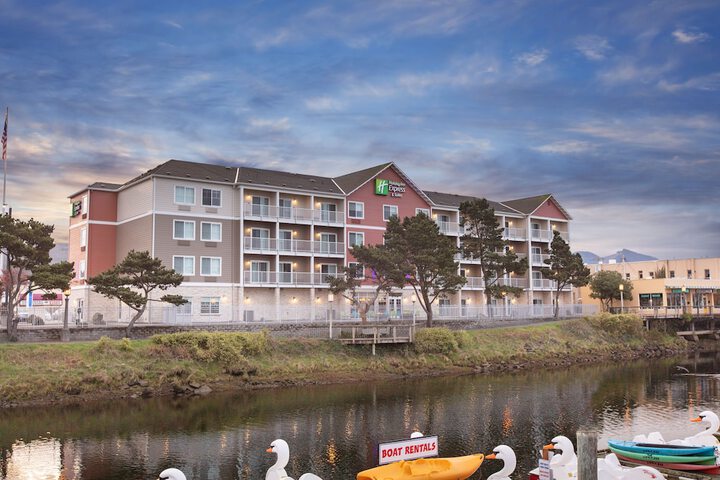 Holiday Inn Express Hotel & Suites Seaside-Convention Center by IHG