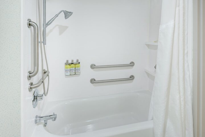 Holiday Inn Express Hotel & Suites West Long Branch by IHG