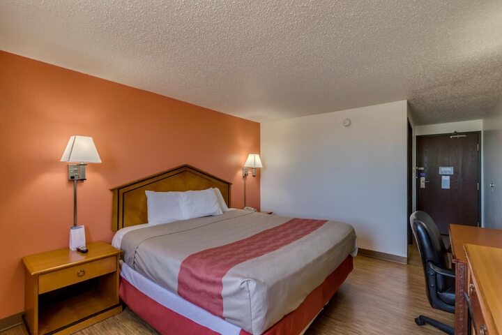 Room 44 of 48