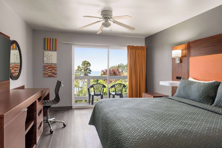 Travelodge by Wyndham Depoe Bay