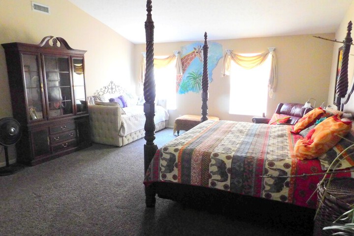 Room 17 of 47