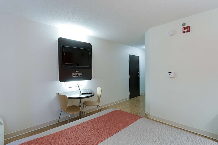 Motel 6 Brandon MB