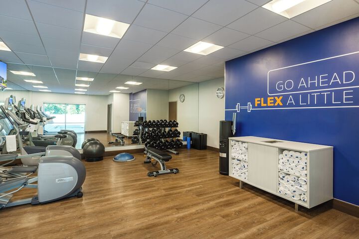 Holiday Inn Express & Suites Greenwood Mall by IHG