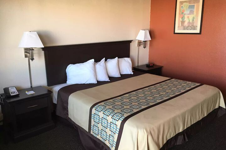 Room 22 of 32