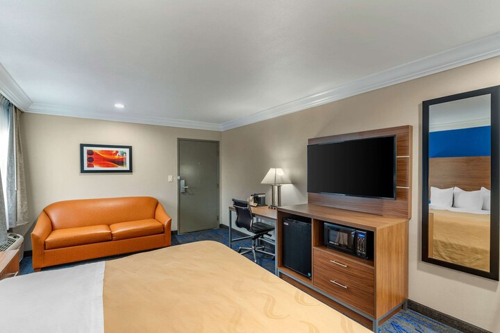 Room 25 of 36
