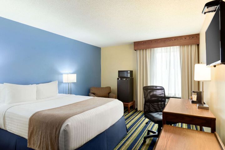 Room 13 of 25