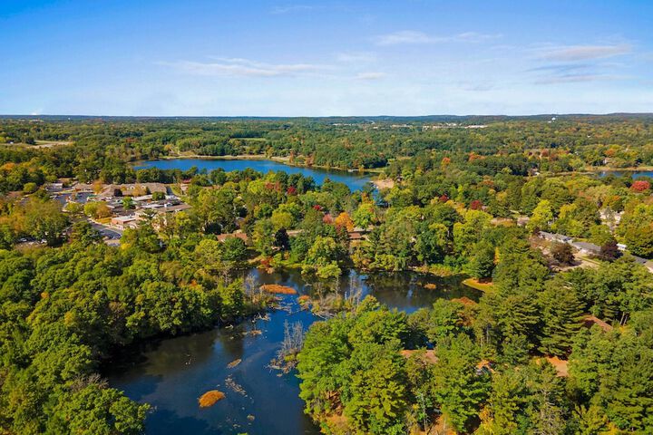 Antiquing & Fishing: Riverfront Waupaca Home!