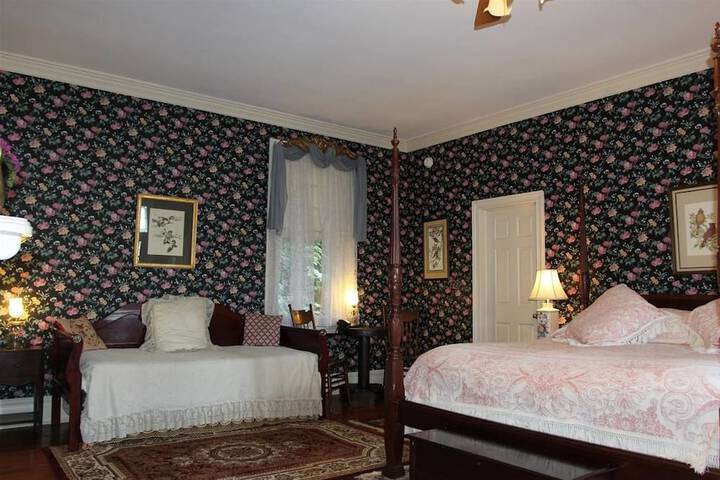 Room 74 of 109