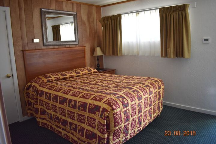 WHITE CHIEF MOUNTAIN LODGE