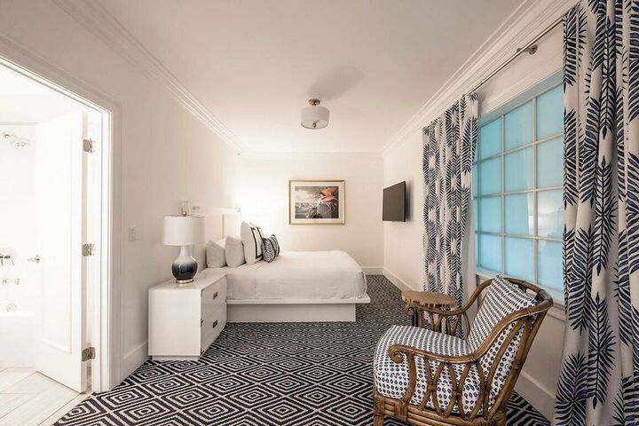 Room 33 of 119