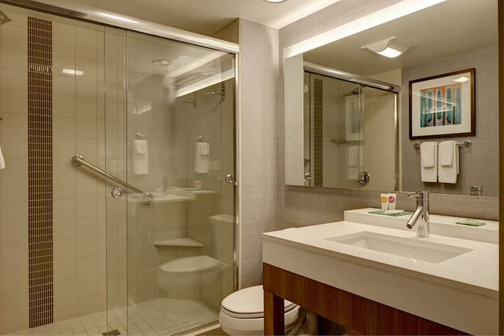Hyatt Place Lansing - East