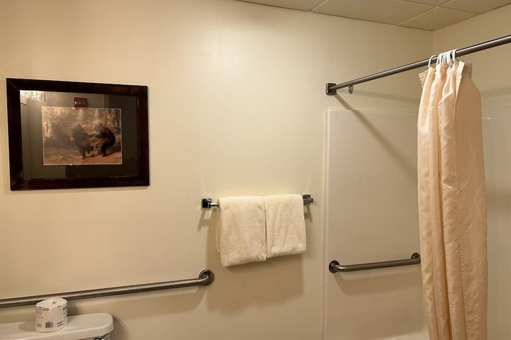 Room 34 of 260