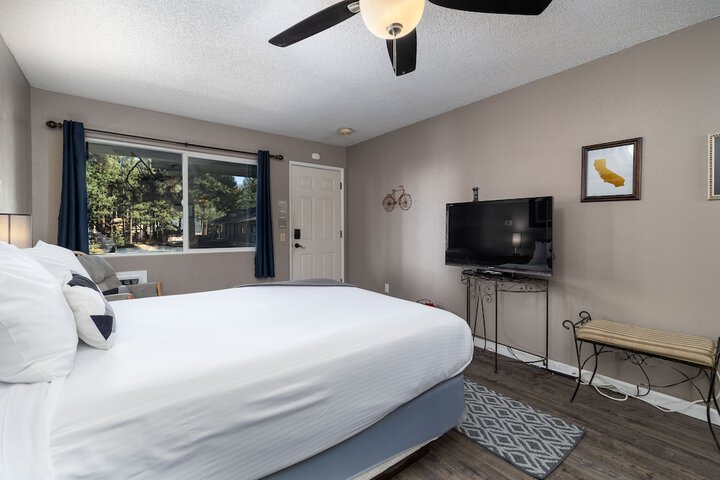 Room 32 of 68