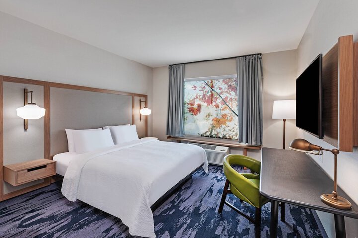 Room 15 of 28