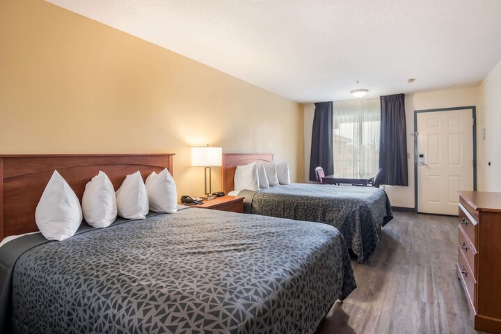 Room 12 of 21