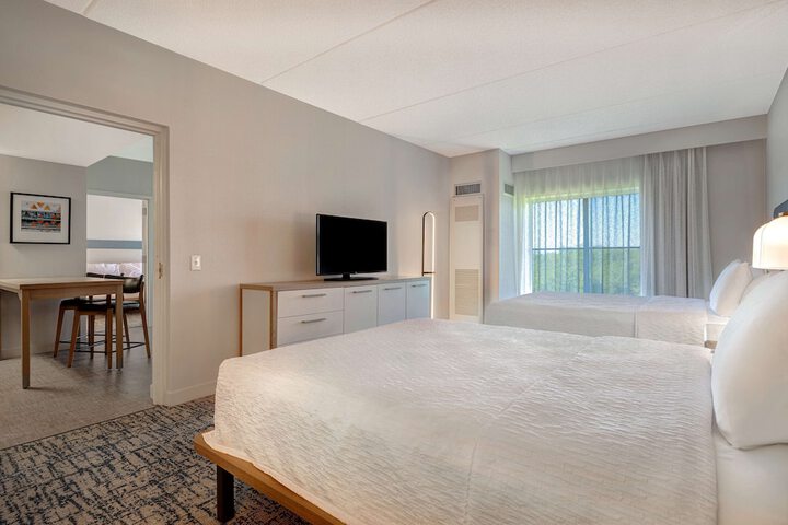 Room 17 of 33