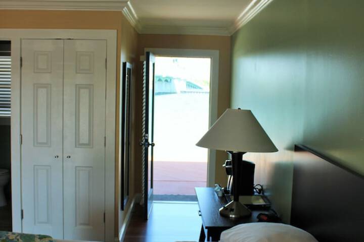 Room 26 of 48