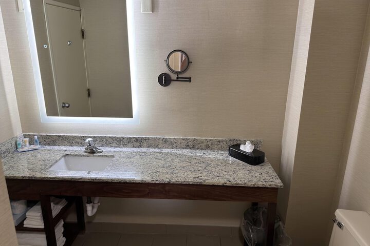 Wingate by Wyndham Utica