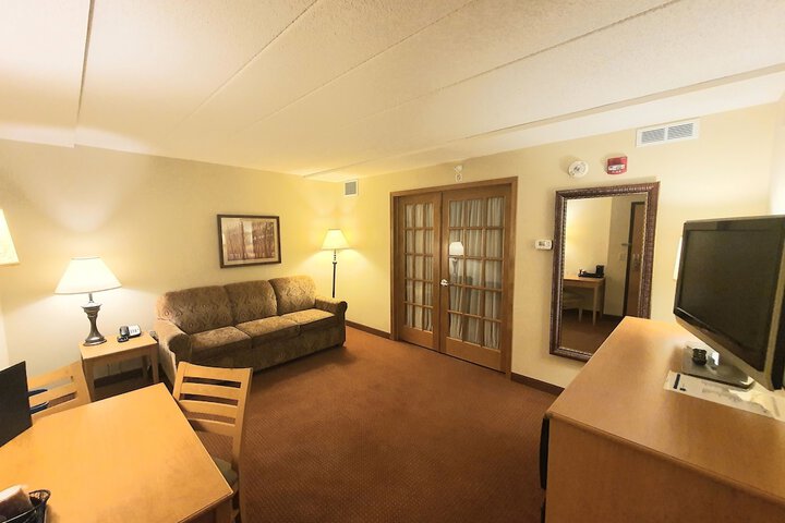 Room 52 of 66