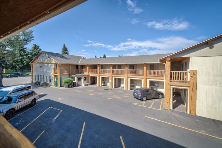 Hotel 5 of 79