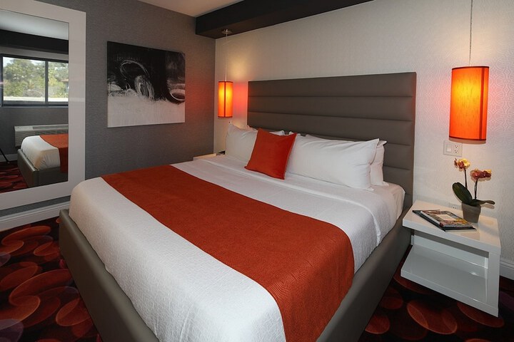 Room 13 of 22
