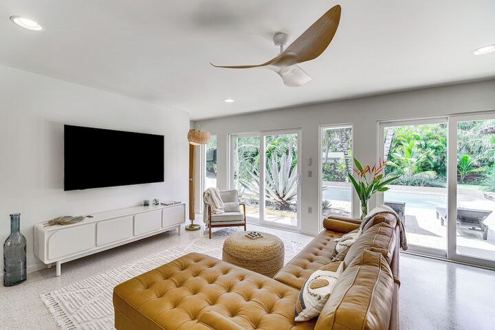 Private Oasis w / Pool: Walk to Melbourne Beach!
