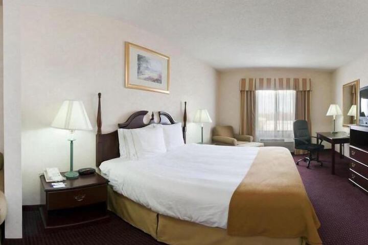 Holiday Inn Express Hotel & Suites Dayton West - Brookville by IHG