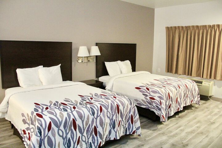 Red Roof Inn & Suites Lake Orion / Auburn Hills