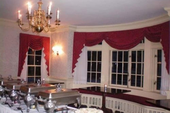Montague Inn