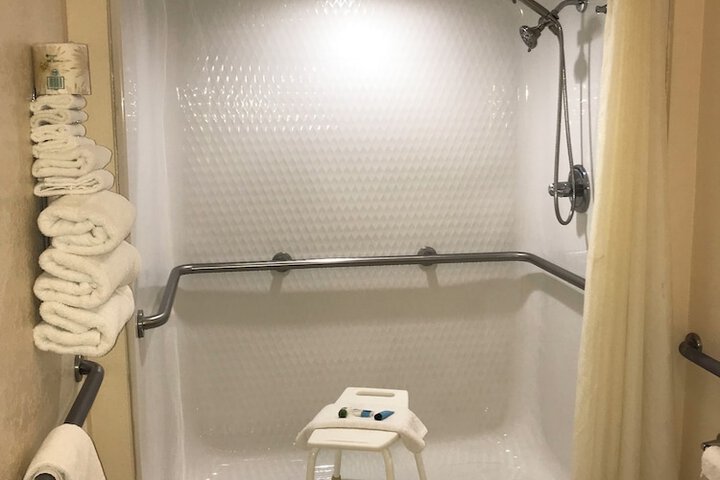 Room 7 of 20