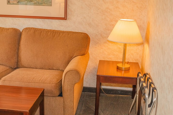 Room 50 of 63
