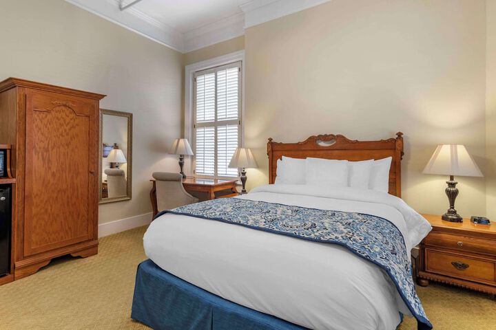Room 15 of 32