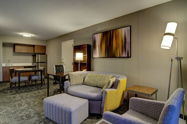 Room 21 of 32