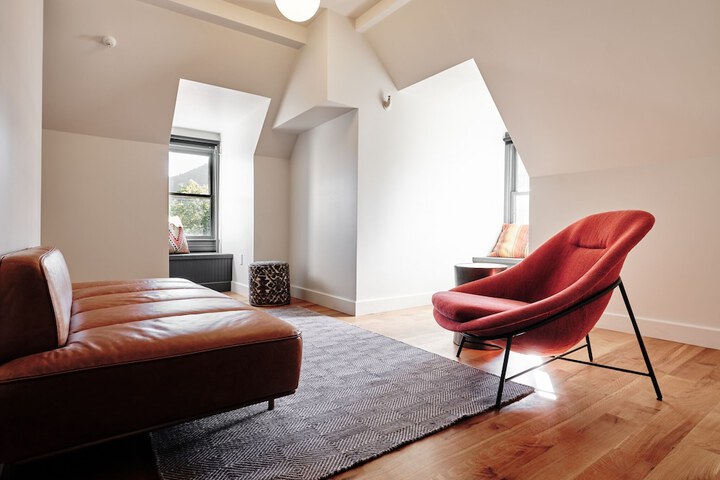 Room 15 of 31