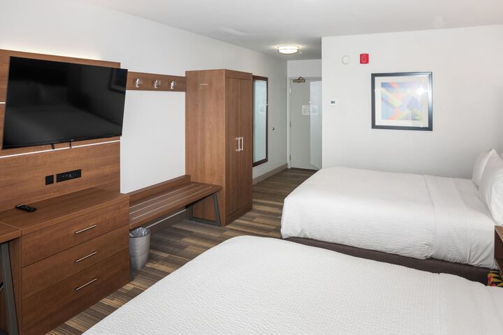 Holiday Inn Express & Suites Stroudsburg-Poconos by IHG